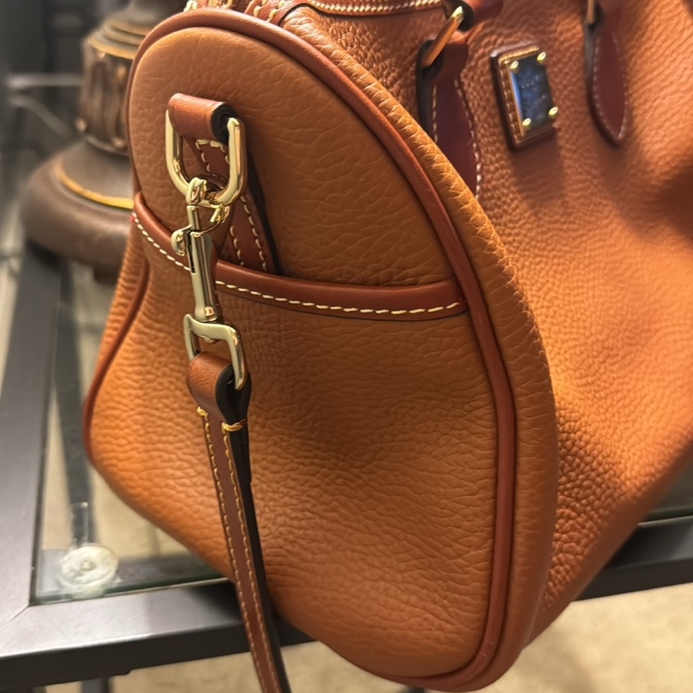 Beautiful 😍 Dooney & Bourke leather bag 💼 - Picture 6 of 11